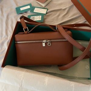 Loro Piana l19 pouch